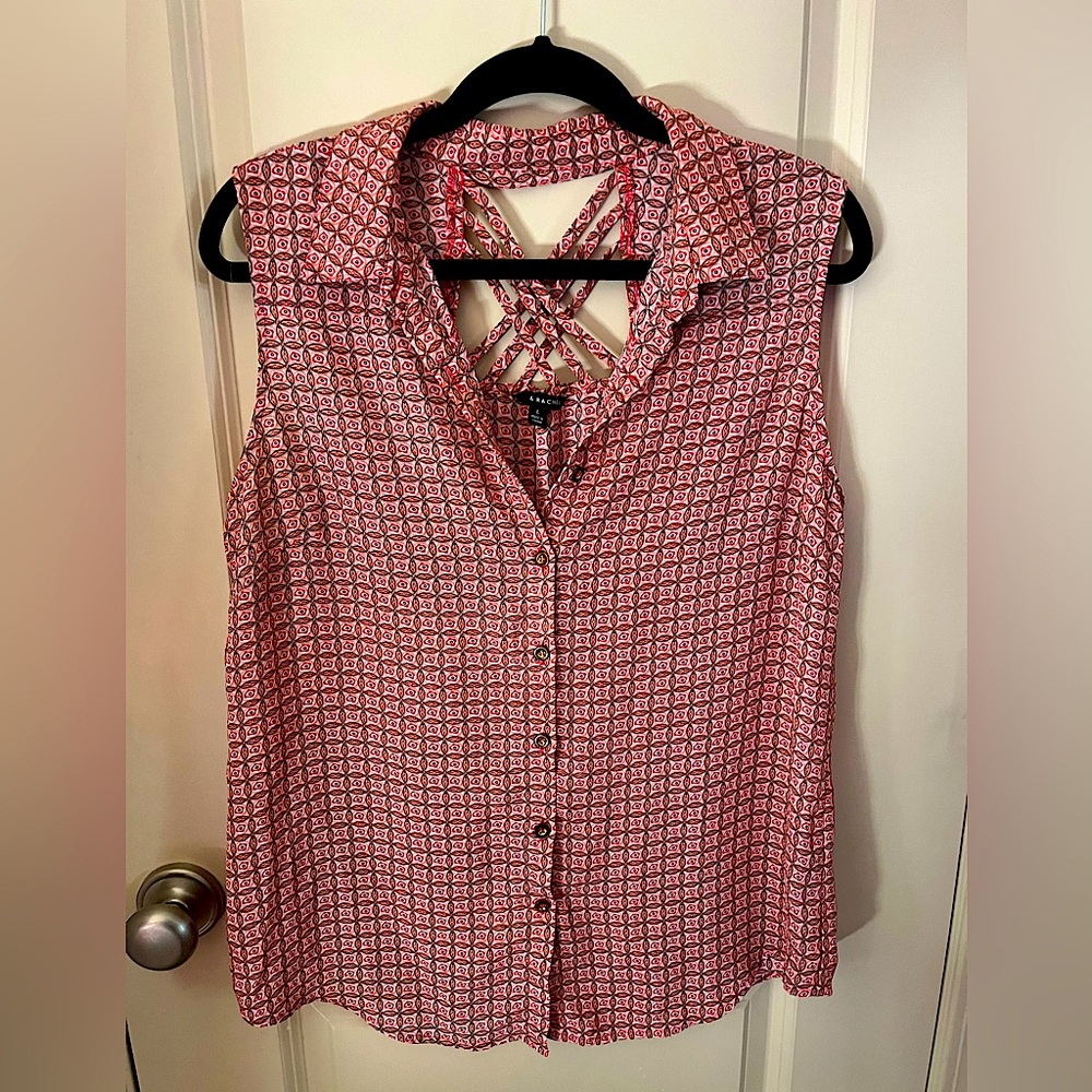 Red geometric patterned sleeveless top